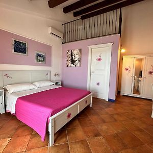 Camera con letto king size